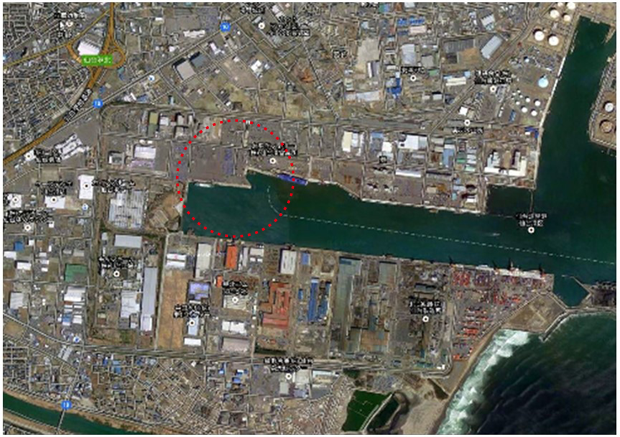 仙台塩釜港（仙台港区）の全景（赤丸で囲んだ部分が雷神埠頭）