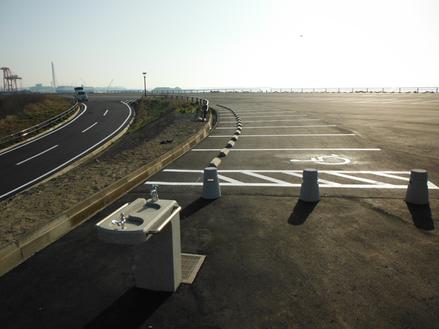 平成２４年度県港施災２１００１－Ａ０１号　雷神ふ頭外舗装復旧工事（復旧後）