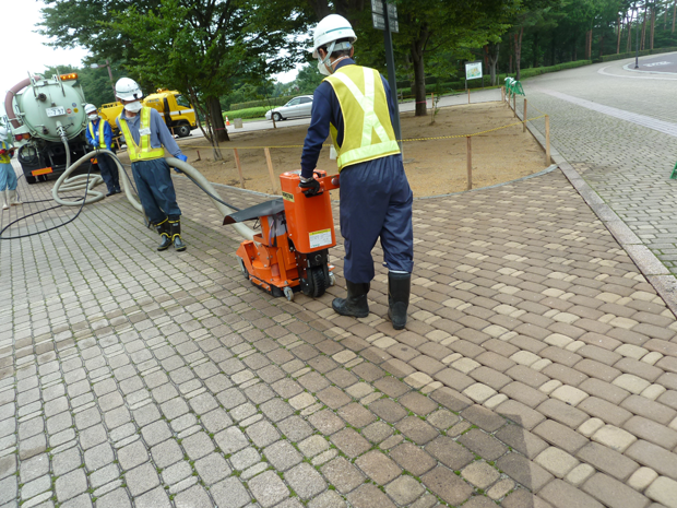 福島県営あづま総合運動公園除染作業業務委託