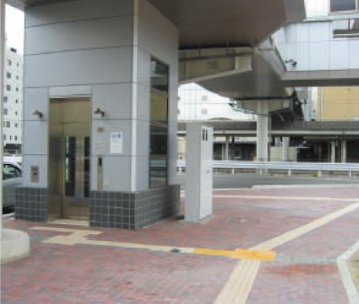 ブロックボイス・エレベータ前の案内 ブロックボイス・エレベータ前の案内