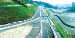 安全運転実技訓練施設・高速運転コース 安全運転実技訓練施設・高速運転コース